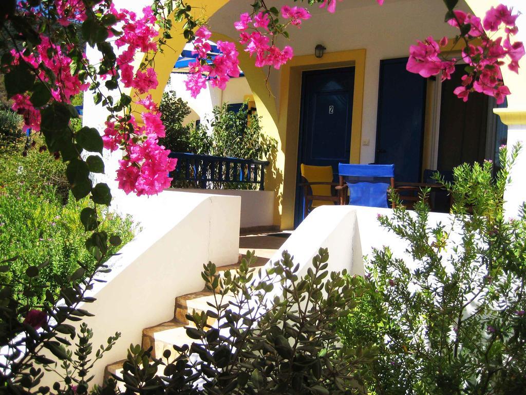 Fyri Ammos Residences Agia Pelagia  Rum bild