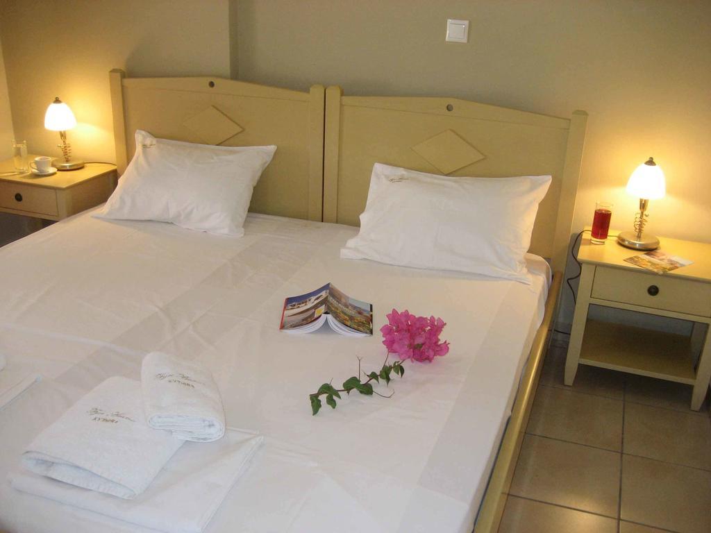 Fyri Ammos Residences Agia Pelagia  Rum bild