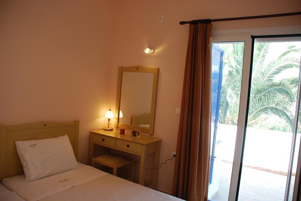 Fyri Ammos Residences Agia Pelagia  Rum bild