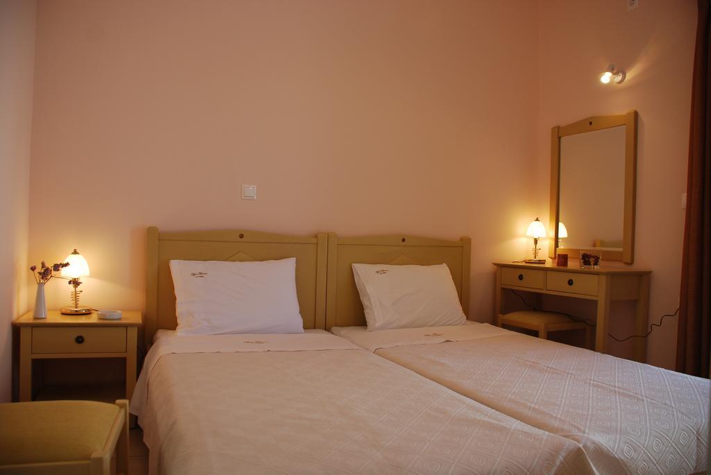 Fyri Ammos Residences Agia Pelagia  Rum bild